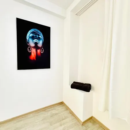Very Spacious For Up To 7p With Great Location *