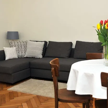 Hirsch I Apartment