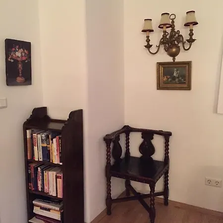 Apartment Exquisites Gartenapartment In Eleganter Jugendstilvilla *