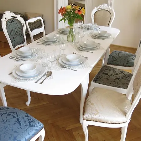 Apartament Aeki *