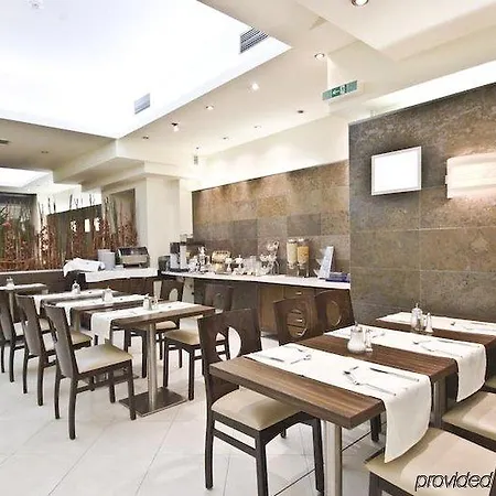 Attaché Hotel 3*