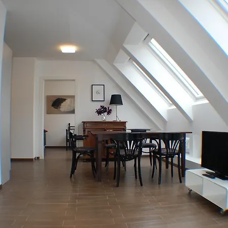 Alga Am Westbahnhof Apartment *