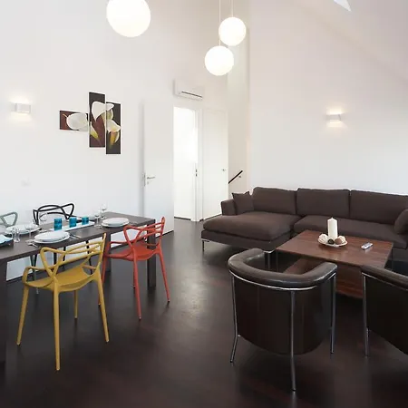 Apartment Redstar 1020 *
