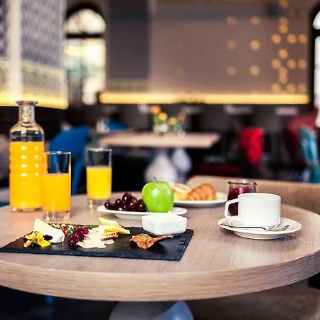 Hotel Mercure First 4*
