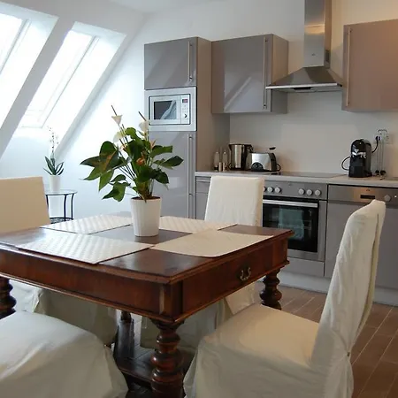 Alga Am Westbahnhof Apartment *