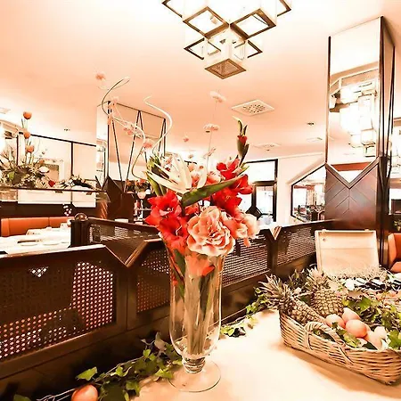 Mercure Raphael Hotel