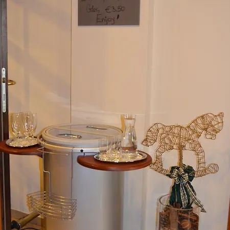 Jaeger - Family Tradition Since 1911 Vídeň