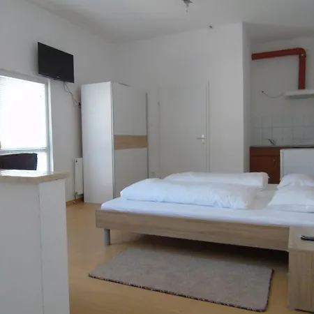 Cafe 168 Bed & Breakfast Wenen