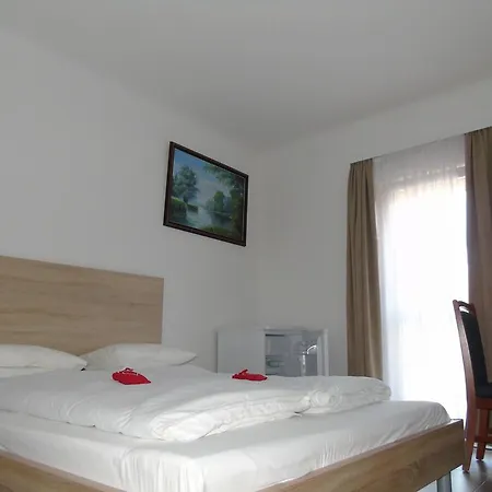Cafe 168 Bed & Breakfast