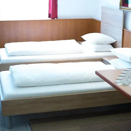 Cafe 168 Bed & Breakfast 2*