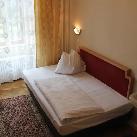 Отель Rustler