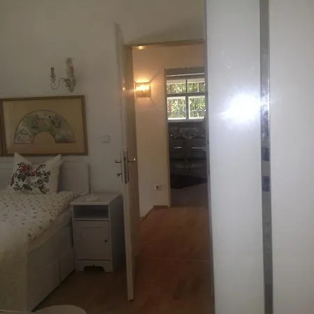 Exquisites Gartenapartment In Eleganter Jugendstilvilla