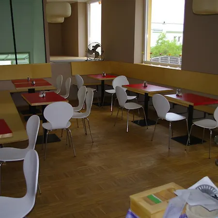 Hostel Workbase