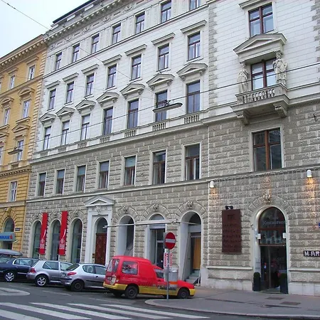 Guest house Exclusive In The City Centre Of *