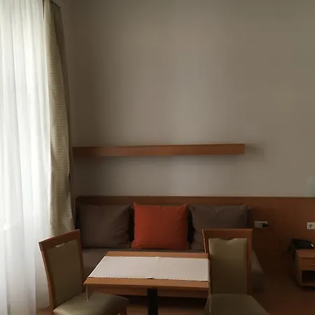 Hotel Ani-falstaff 3*