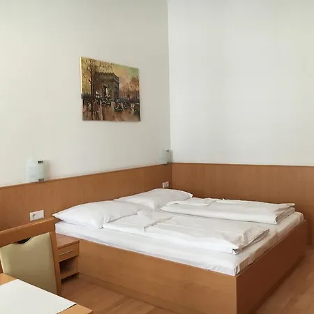 Hotel Ani-falstaff 3*