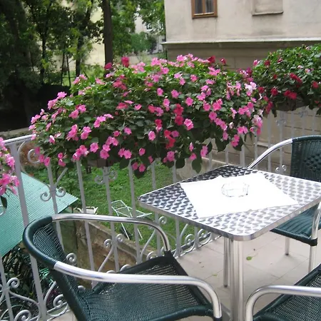 Hotel Ani-falstaff 3*