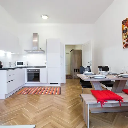 The Barts Apartments - Self Check-In