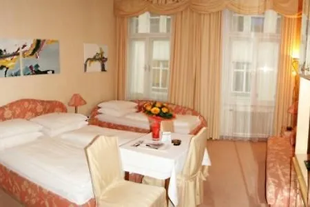 Hotel Schweizerhof 3*