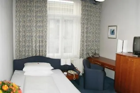 Hotel Schweizerhof 3*