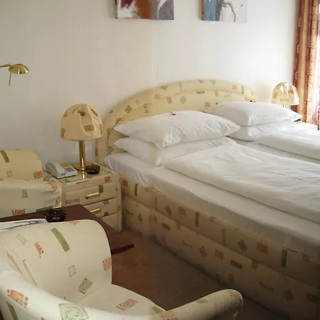 Hotel Schweizerhof 3*