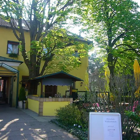 Hotel Strebersdorferhof 3*