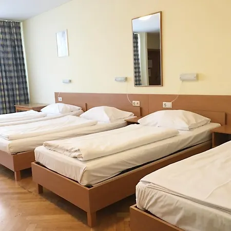 Hotel Geblergasse 3*