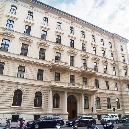 Kimi Vienna