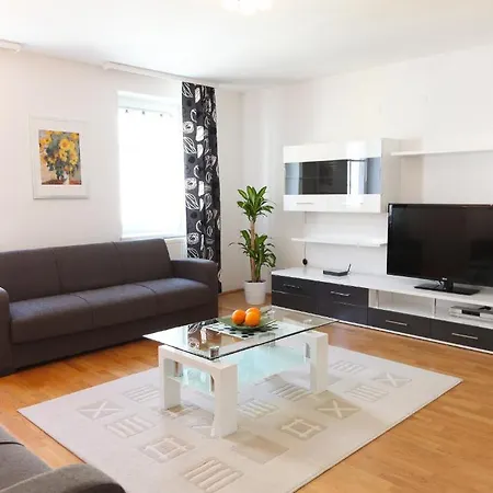 3 Sunny Apartments-schoenbrunn, 100m2 With Balcony Apartment *