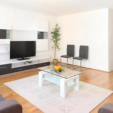 3 Sunny Apartments-schoenbrunn, 100m2 With Balcony *