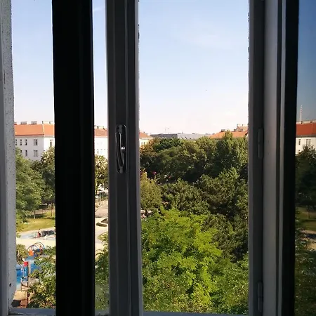 Maximillian Vienna