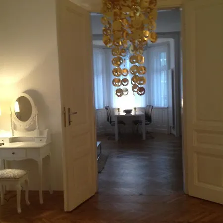 Apartment Design Schoenbrunn *