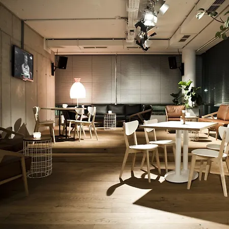 Hotel Daniel - Smart Lifestyle Near Centre 4*