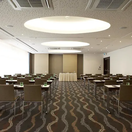 Hotel Steigenberger Herrenhof 5*