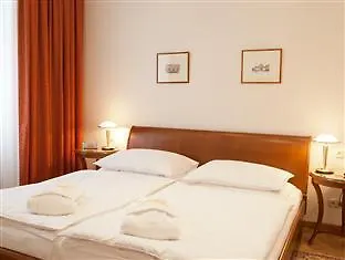 Kaiserin Elisabeth 4*