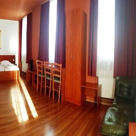 In Hernals Hotel 2*