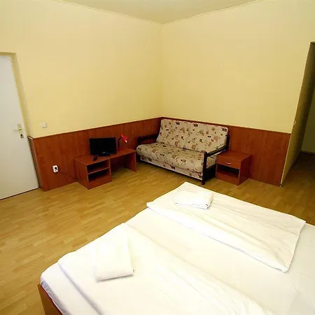 In Hernals 2* Viena