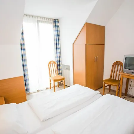 Geblergasse 3*