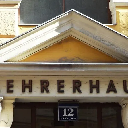 Lehrerhaus 2* Vienna