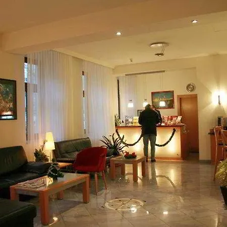 Lucia Hotel