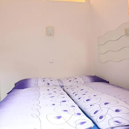 Raisa Randhartingergasse 12 Hotel