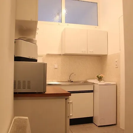 Raisa Randhartingergasse 12 Hotel *