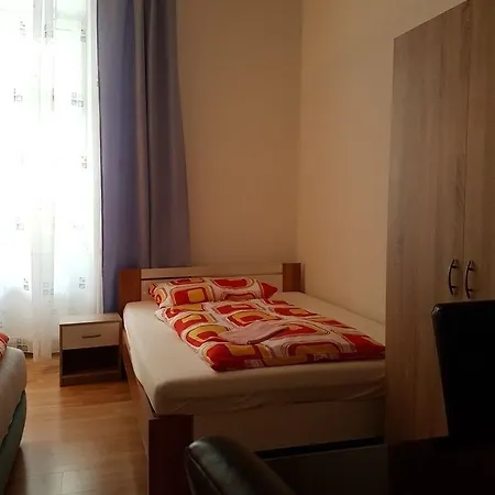 Raisa Randhartingergasse 12 Hotel