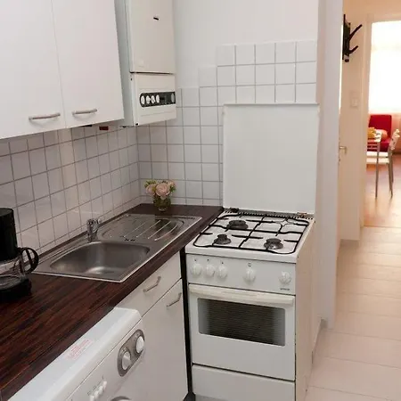 Raisa Randhartingergasse 12 Hotel Vienna