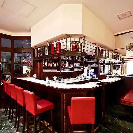Mercure Raphael Hotel 4*
