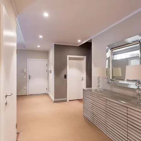 450m² Luxus-wohnung Mit Dachterrasse *