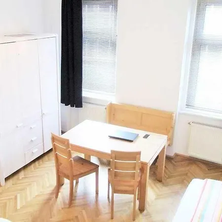 Design Schoenbrunn Apartment Vienna