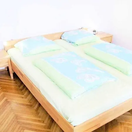 Apartment Design Schoenbrunn Vienna