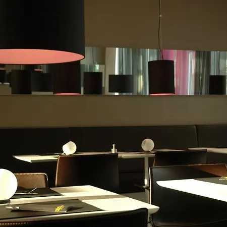 Hotel Plaza Gasometer 4*