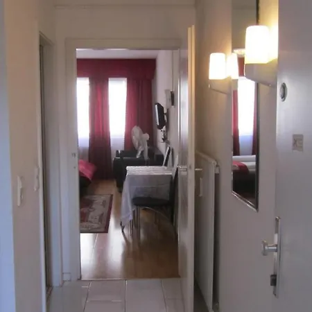 Adam Aparthotel 3*